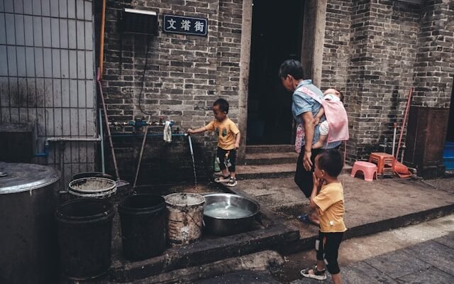 China Introduces Child Benefits to Reverse Declining Birth Rate