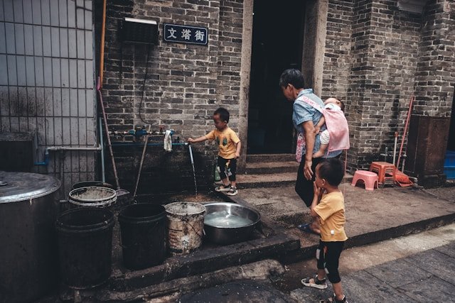 China Introduces Child Benefits to Reverse Declining Birth Rate