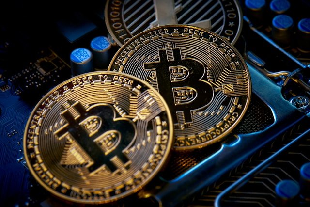Bitcoin Approaches Record High, Worth Over $122,000